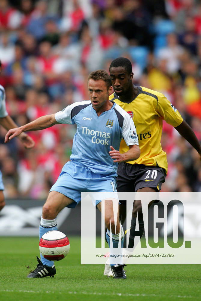 Manchester City V Arsenal, Premier League Paul Dickov of Manchester City on the ball during the Premier League match between Manchester City and Arsenal at City Of Manchester Stadium on August 26, 2006 in Manchester, England. Manchester City Of Manchester Stadium England United Kingdom