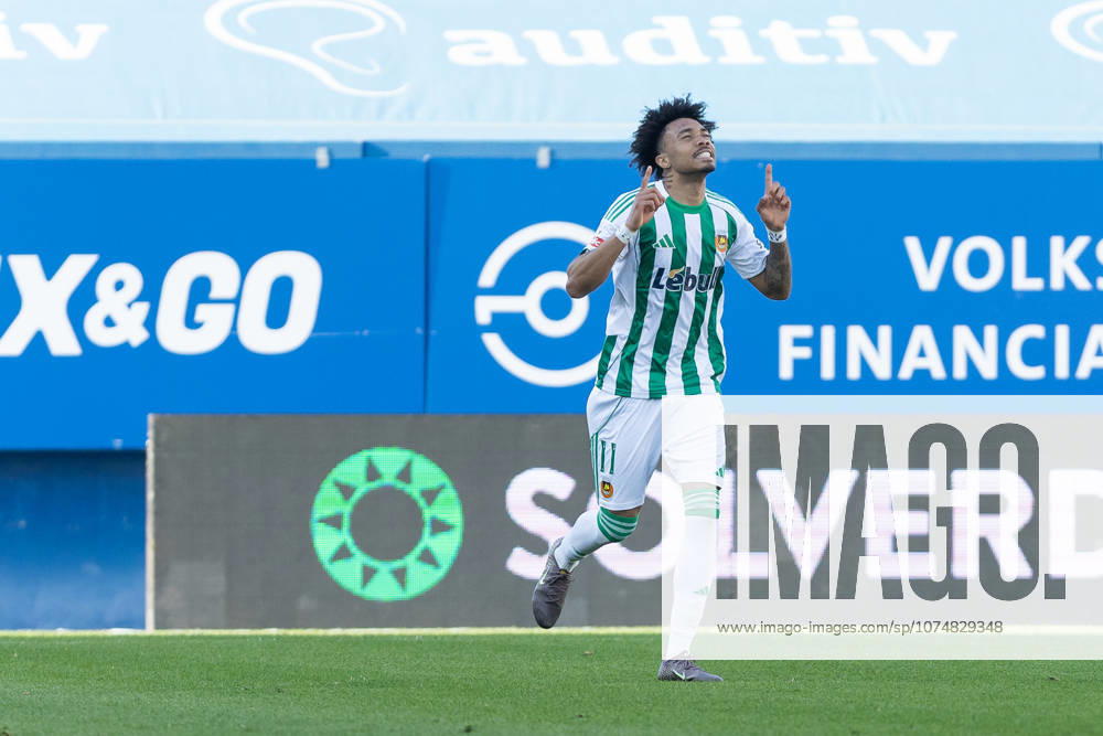 Rio Ave forward from Spain JALEN BLESA (11) celebrating after scoring a goal during the game for Liga Portugal Betclic between Estoril Praia and Rio Ave at Estadio Antonio Coimbra da Mota Estoril Portugal - ZUMAs359 20260322_zsp_s359_157
