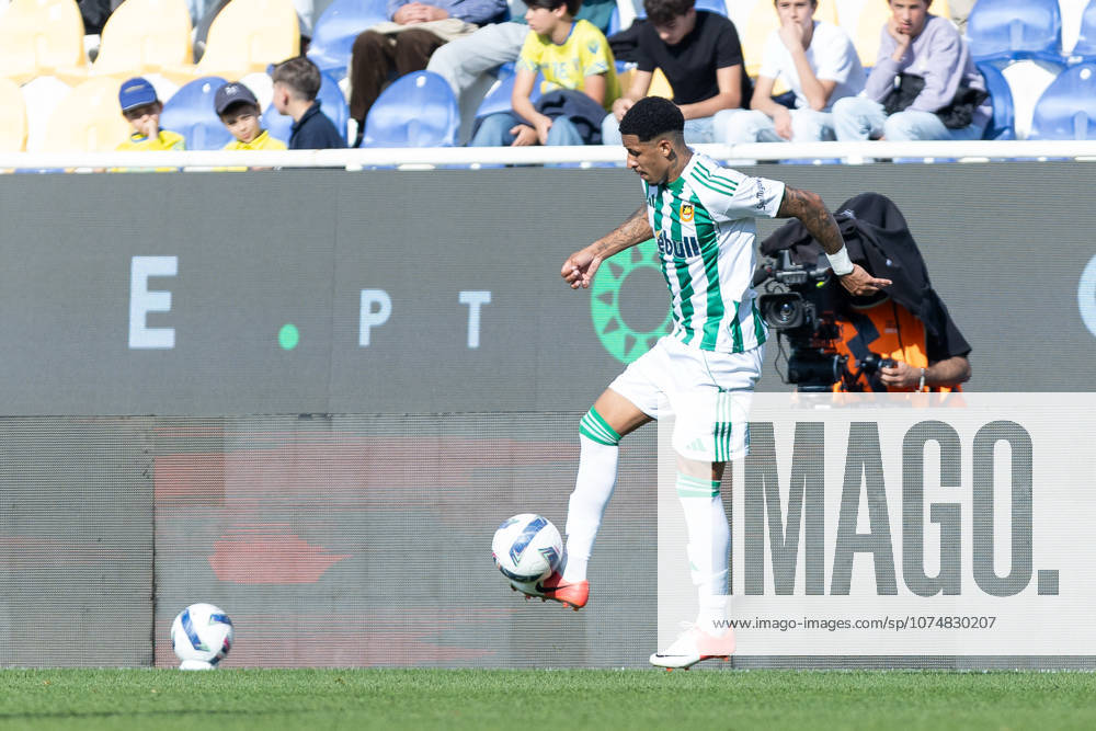 Rio Ave forward from Brazil DIOGO BEZERRA (7) in action during the game for Liga Portugal Betclic between Estoril Praia and Rio Ave at Estadio Antonio Coimbra da Mota Estoril Portugal - ZUMAs359 20260322_zsp_s359_093