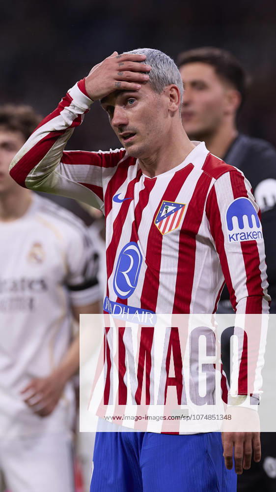 Real Madrid CF Vs Atletico Madrid in Spain - 22 Mar 2026 Antoine Griezmann of Atletico Madrid seen in action during the LaLiga EA Sports 2025 2026 week 29 football match between Real Madrid CF and Atletico Madrid at Santiago Bernabeu stadium. Final score: Real Madrid CF 3:2 Atletico Madrid. Madrid Spain