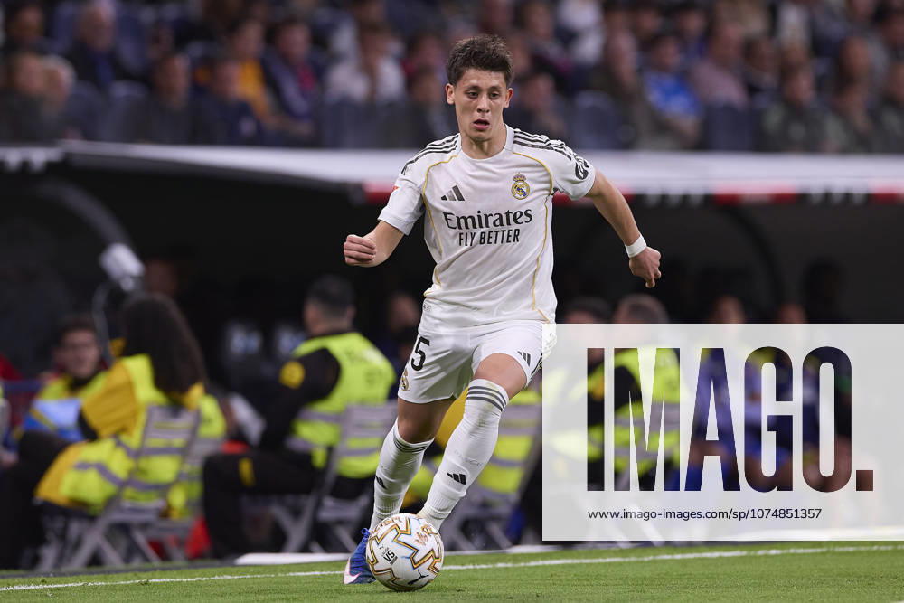 Real Madrid CF Vs Atletico Madrid in Spain - 22 Mar 2026 Arda Guler of Real Madrid CF seen in action during the LaLiga EA Sports 2025 2026 week 29 football match between Real Madrid CF and Atletico Madrid at Santiago Bernabeu stadium. Final score: Real Madrid CF 3:2 Atletico Madrid. Madrid Spain
