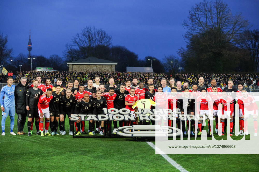Dortmund, Germany 25 March 2026 Legends match 100 years of the Red Earth stadium In the picture team photo of the legends players of Borussia Dortmund and Benfica Lisbon before the friendly match for the 100th anniversary of the Red Earth stadium