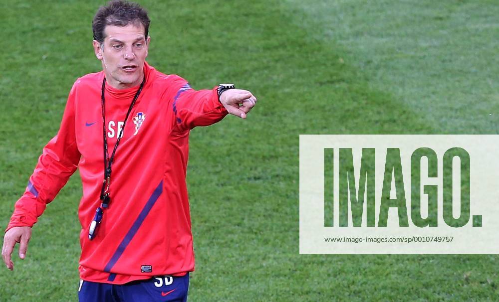 FUSSBALL - EURO 2012, Training POZNAN, 09.JUN.12 - FUSSBALL - UEFA Europameisterschaft 2012, Länderspiel, Gruppenphase, Vorberichte, Abschlusstraining CRO. Bild zeigt Teamchef Slaven Bilic (CRO).