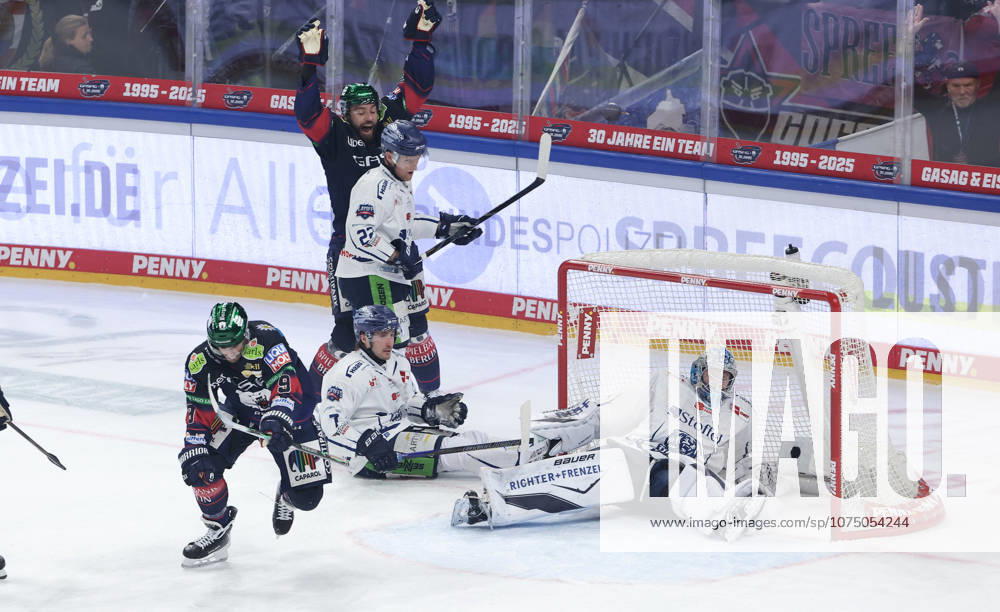Ty Ronning cheers after scoring 1 0 Joy Emotion Cheering Sport Ice Hockey Penny DEL German Ice Hockey League Play Off Quarter Final 2 Match Season 2025 2026 27 03 2026 EHC Eisbären Berlin EBB vs Straubing Tigers