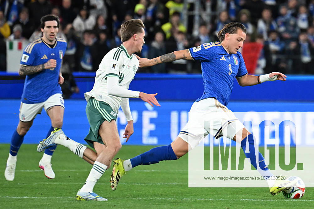 Soccer, FIFA World Cup, WM, Weltmeisterschaft, Fussball 2026 match between Italy-North Ireland Isaac Price of North Ireland,Mateo Retegui of Italy during playoff qualifier Fifa World Cup 2026 match between Italy-North Ireland at the gewiss stadium, Italy, March 26th, 2026. Imago-Images Emmefoto