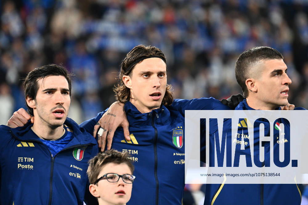 Soccer, FIFA World Cup, WM, Weltmeisterschaft, Fussball 2026 match between Italy-North Ireland Sandro Tonali of Italy,Riccardo Calafiori of Italy,Gianluca Mancini of Italy during national anthem during playoff qualifier Fifa World Cup 2026 match between Italy-North Ireland at the gewiss stadium, Italy, March 26th, 2026. Imago-Images Emmefoto