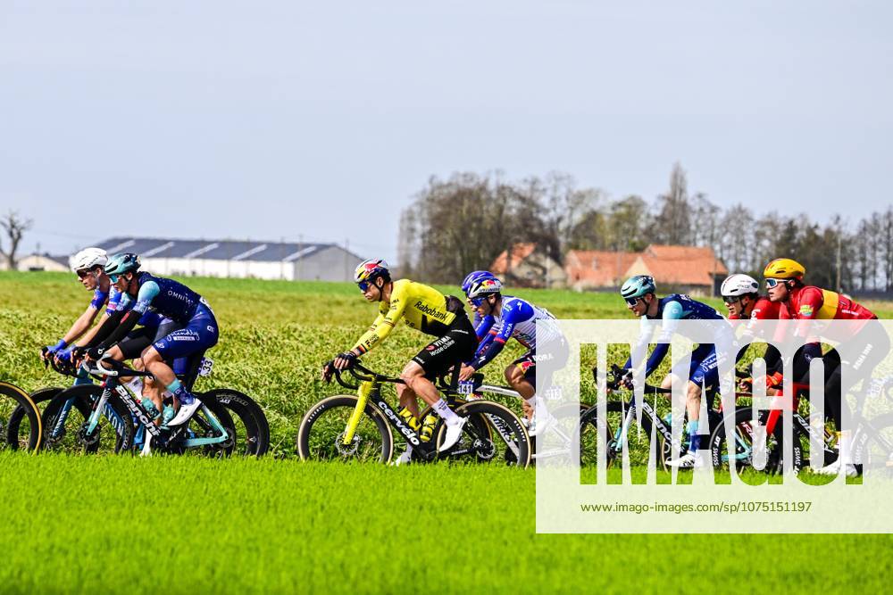 In Flanders Fields From Middelkerke to Wevelgem 2026 Cycling Race WEVELGEM, BELGIUM - MARCH 29 : Van Aert Wout (BEL) of Team Visma Lease a Bike during the 88th edition of In Flanders Fields From Middelkerke to Wevelgem an UCI World Tour 1.UWT one day cycling road race for Men Elite of 240 km with start in Middelkerke and finish in Wevelgem on March 29, 2026 in Wevelgem, Belgium, 29 03 2026 ( Motordriver Guy De Vuyst - Wevelgem Belgium