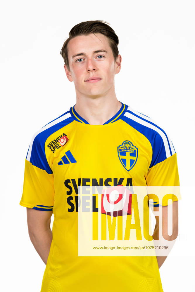 Elliot Stroud of the Swedish national football team poses for a portrait on March 29, 2026 in Stockholm Photo Joel Marklund BILDBYRAN kod JM JM0813 bbeng fotboll football soccer fotball vm kval fifa world cup qualifier porträtt portrait sverige sweden sverige a