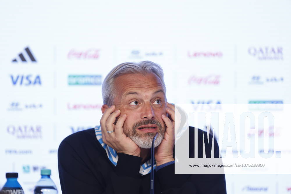 Democratic Republic of Congo national team, Nationalteam holds press briefing The head coach of the Democratic Republic of the Congo, Sebastien Desabre, speaks during a press conference, PK, Pressekonferenz in Guadalajara, Mexico, 30 March 2026. The Democratic Republic of Congo national team trained ahead of their World Cup Qualifier match against Jamaica on 31 March. GUDALAJARA Mexico
