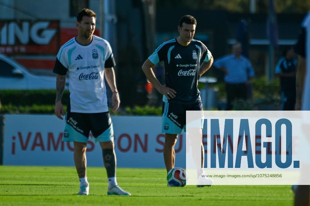 Argentina Training Session Lionel Messi and Lionel Scaloni, player and coach of the Argentina national football team, participate in a training session at the Ezeiza training complex in Buenos Aires, Argentina, on March 30, 2026. The session is held ahead of an International Friendly, Länderspiel, Nationalmannschaft against Zambia as part of preparations for the 2026 FIFA World Cup, WM, Weltmeisterschaft, Fussball Buenos Aires Argentina
