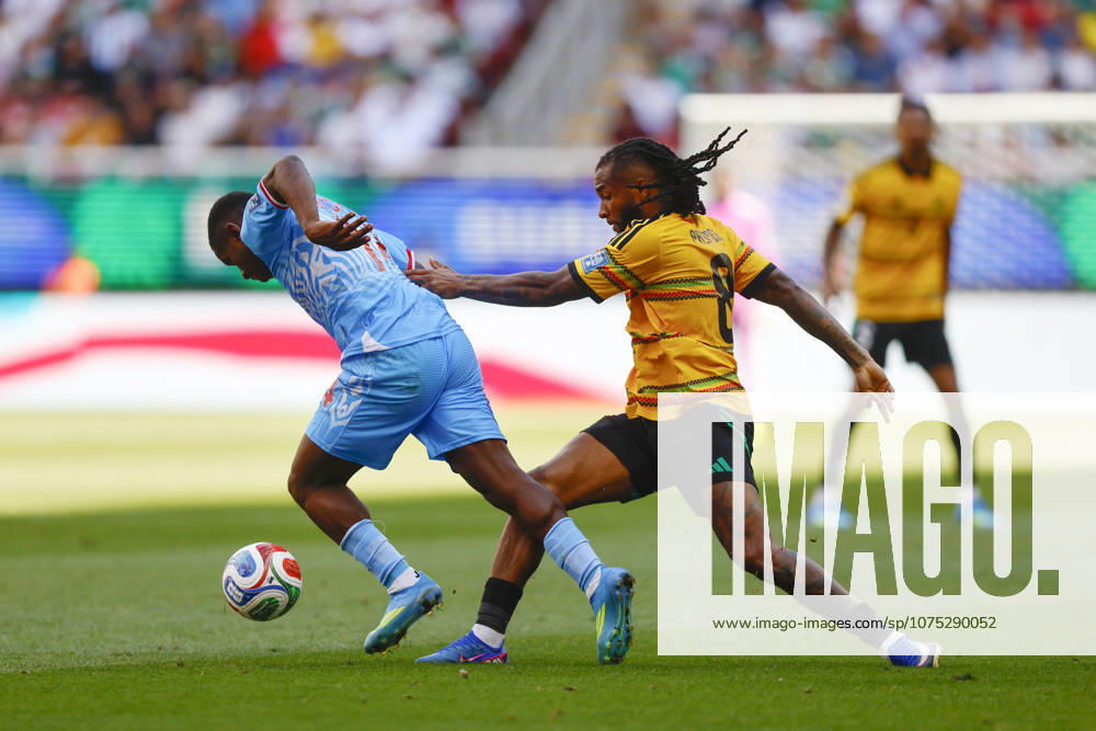 RD Congo v Jamaica - 2026 FIFA World Cup, WM, Weltmeisterschaft, Fussball Qualifying ZAPOPAN, MEXICO- MARCH 31: Noah Sadiki (L) of RD Congo fights for the ball with Kasey Palmer (R) of Jamaica during a World Cup 2026 playoff qualifying football match between RD Congo and Jamaica, at the Guadalajara Stadium in Zapopan, Mexico on March 31, 2026. Stringer Anadolu Zapopan Mexico. Editorial use only. Please get in touch for any other usage.