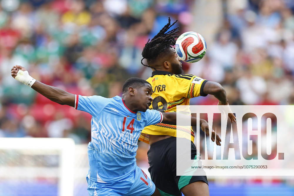 RD Congo v Jamaica - 2026 FIFA World Cup, WM, Weltmeisterschaft, Fussball Qualifying ZAPOPAN, MEXICO- MARCH 31: Noah Sadiki (L) of RD Congo fights for the ball with Kasey Palmer (R) of Jamaica during a World Cup 2026 playoff qualifying football match between RD Congo and Jamaica, at the Guadalajara Stadium in Zapopan, Mexico on March 31, 2026. Stringer Anadolu Zapopan Mexico. Editorial use only. Please get in touch for any other usage.