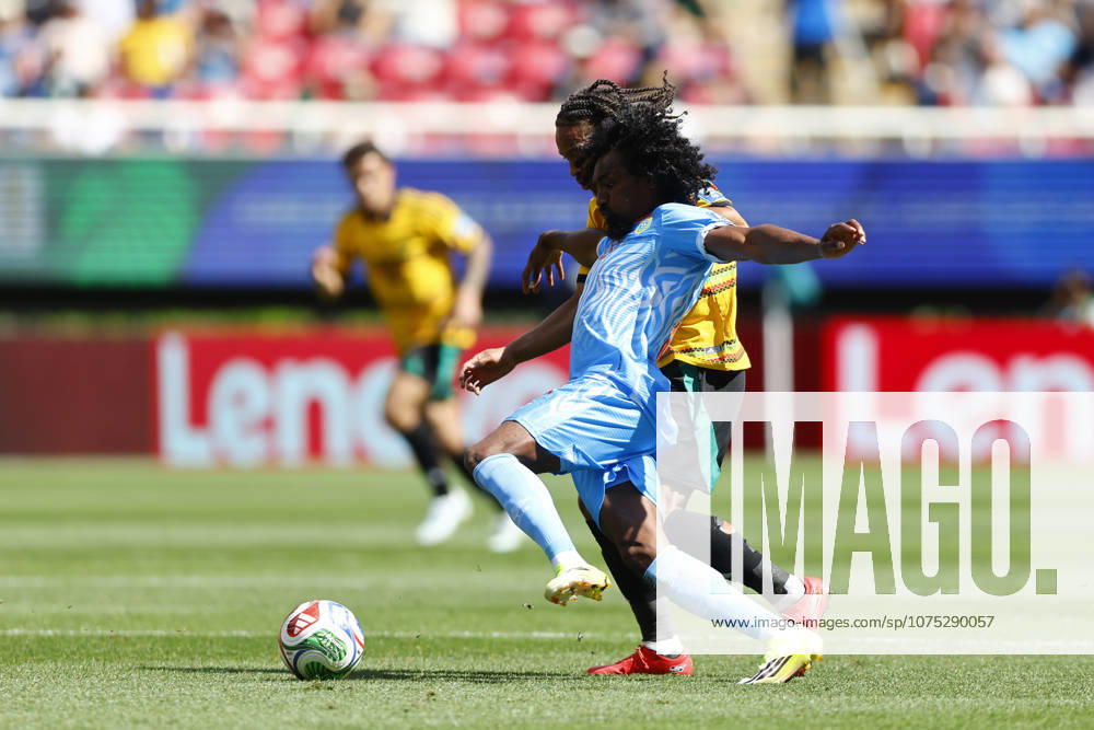 RD Congo v Jamaica - 2026 FIFA World Cup, WM, Weltmeisterschaft, Fussball Qualifying ZAPOPAN, MEXICO- MARCH 31: Samuel Moutoussamy (L) of RD Congo fights for the ball with Leon Bailey (R) of Jamaica during a World Cup 2026 playoff qualifying football match between RD Congo and Jamaica, at the Guadalajara Stadium in Zapopan, Mexico on March 31, 2026. Stringer Anadolu Zapopan Mexico. Editorial use only. Please get in touch for any other usage.