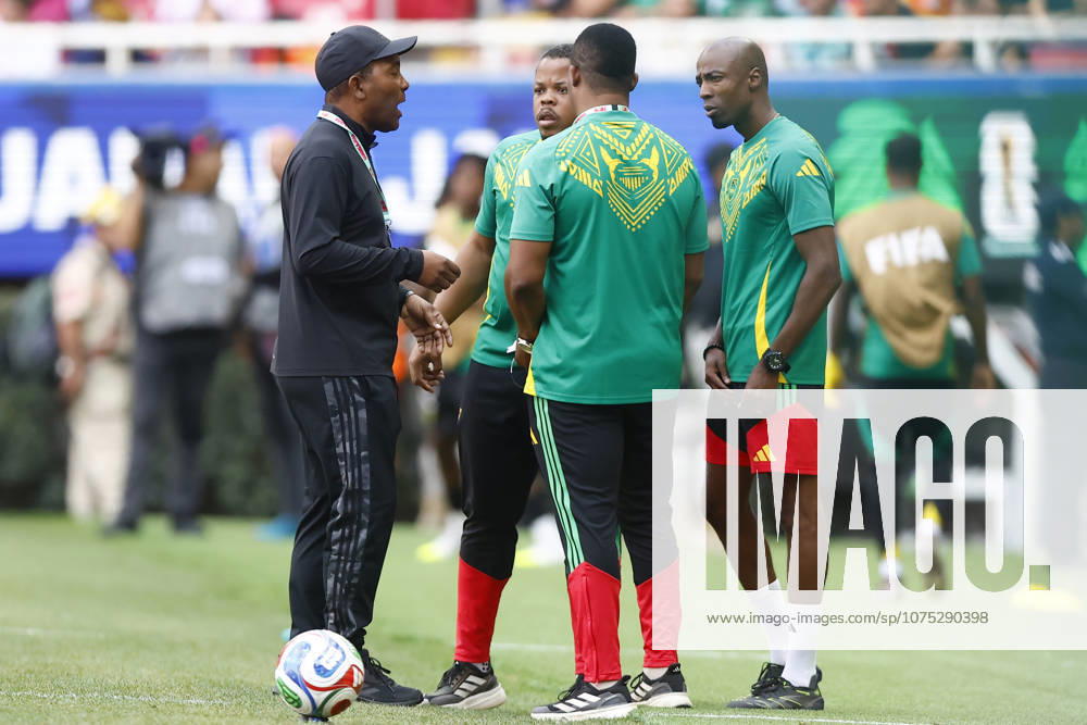 RD Congo v Jamaica - 2026 FIFA World Cup, WM, Weltmeisterschaft, Fussball Qualifying ZAPOPAN, MEXICO - MARCH 31: Head coach of Jamaica Rudolph Speid gives tactics during a World Cup 2026 playoff qualifying football match between RD Congo and Jamaica, at the Guadalajara Stadium in Zapopan, Mexico on March 31, 2026. Stringer Anadolu Zapopan Mexico. Editorial use only. Please get in touch for any other usage.