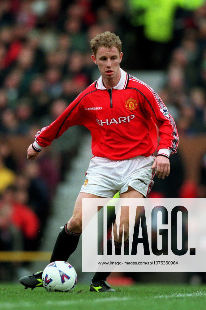 Manchester United, ManU V Everton, Premier League Nicky Butt of Manchester United on the ball during the Premier League match between Manchester United and Everton at Old Trafford on March 21, 1999 in Manchester, England. Manchester Old Trafford England United Kingdom