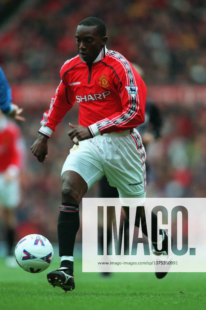 Manchester United, ManU V Everton, Premier League Dwight Yorke of Manchester United on the ball during the Premier League match between Manchester United and Everton at Old Trafford on March 21, 1999 in Manchester, England. Manchester Old Trafford England United Kingdom