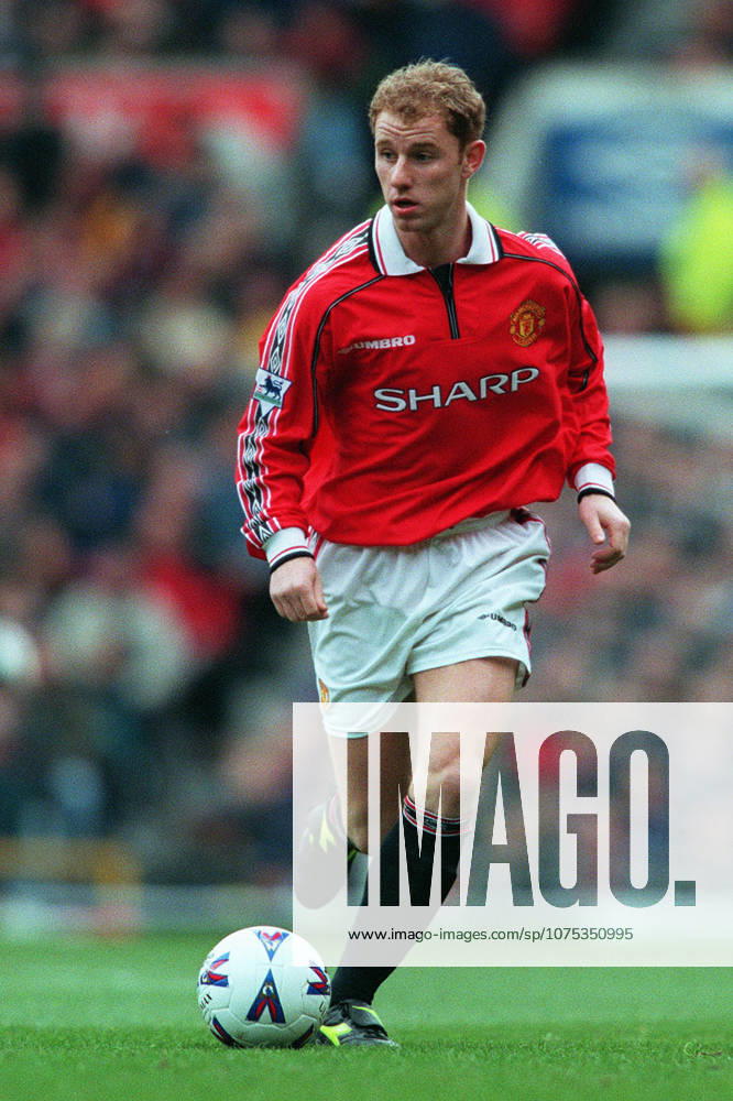 Manchester United, ManU V Everton, Premier League Nicky Butt of Manchester United on the ball during the Premier League match between Manchester United and Everton at Old Trafford on March 21, 1999 in Manchester, England. Manchester Old Trafford England United Kingdom