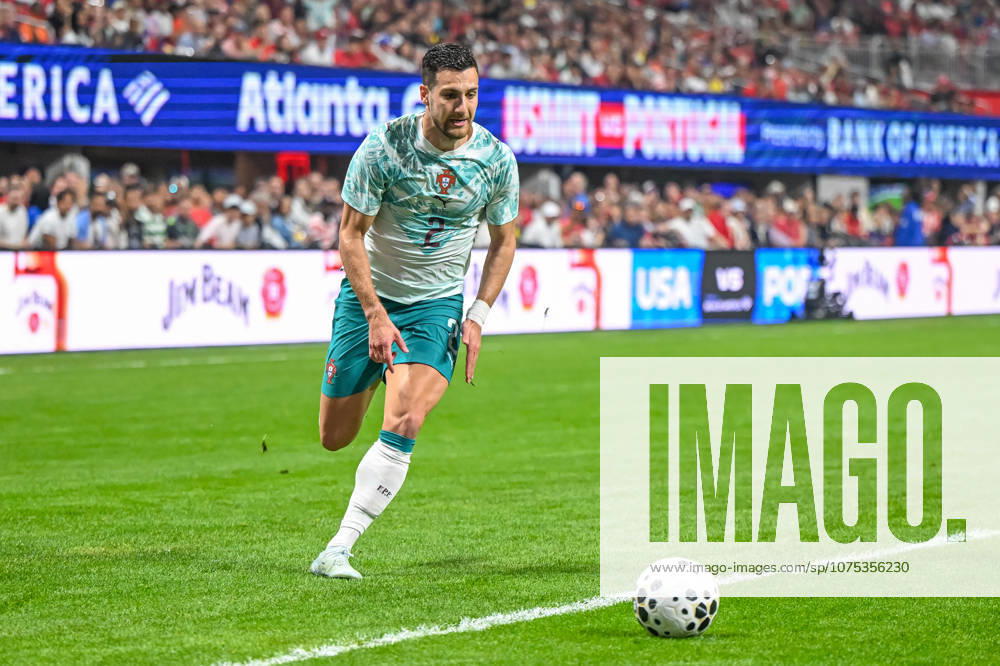 ATLANTA, GA - MARCH 31: Portugal defender Diogo Dalot(2) during the International Friendly, LÃ¤nderspiel, Nationalmannschaft match between Portugal and the United States soccer teams on March 31, 2026, at Mercedes-Benz Stadium in Atlanta, GA. (Photo by John Adams Icon Sportswire) SOCCER: MAR 31 USA vs Portugal Icon26033100083