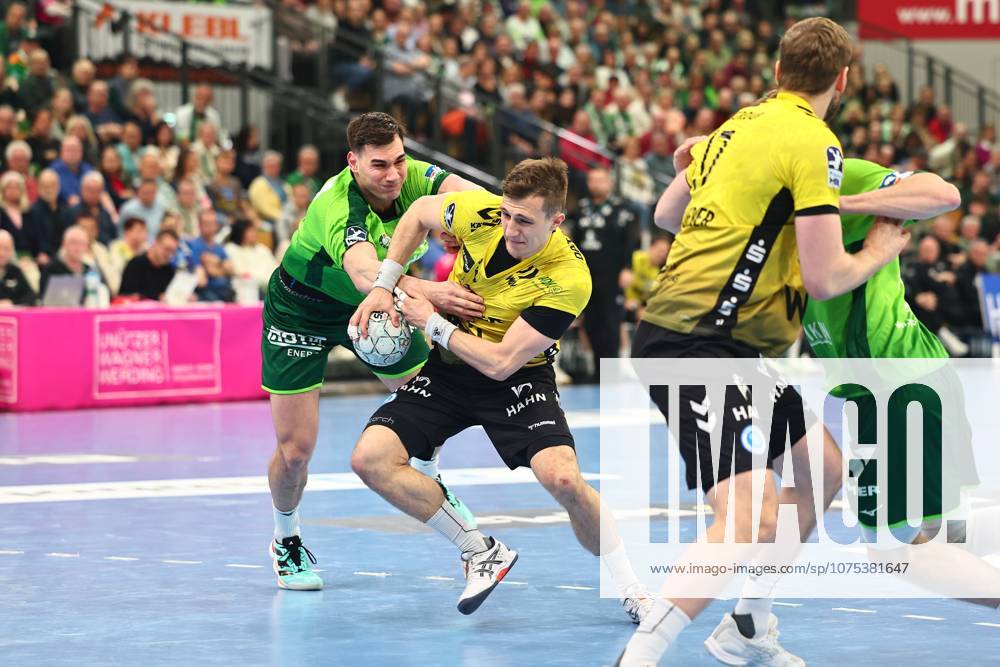 Josip Simic HSG Wetzlar, 10 in duel with Simone Mengon TVB Stuttgart, 15 GER, HSG Wetzlar vs TVB Stuttgart, Handball, 1 Bundesliga, Matchday 27, Season 2025 2026, 02 04 2026 GER, HSG Wetzlar vs TVB Stuttgart, Handball, 1 Bundesliga, Matchday 27, Season 2025 2026, 02 04 2026 Wetzlar