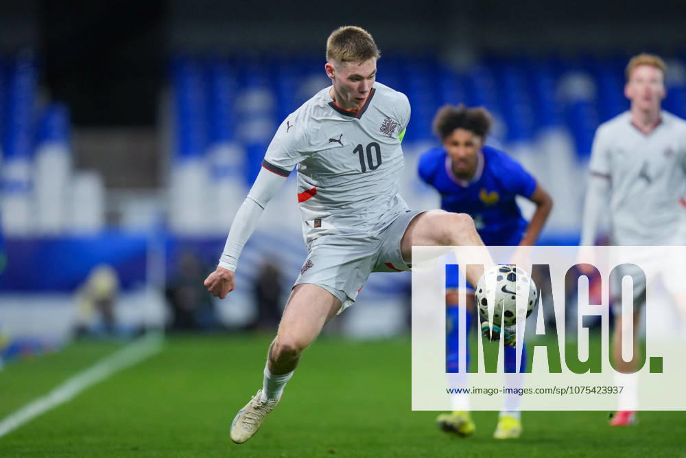 Gisli Thordarson of Iceland controls the ball during the European Qualifers U21, U 21 football match between France and Iceland on 30th March 2026 in Auxerre, France. Franco Arland (Franco Arland SPP)