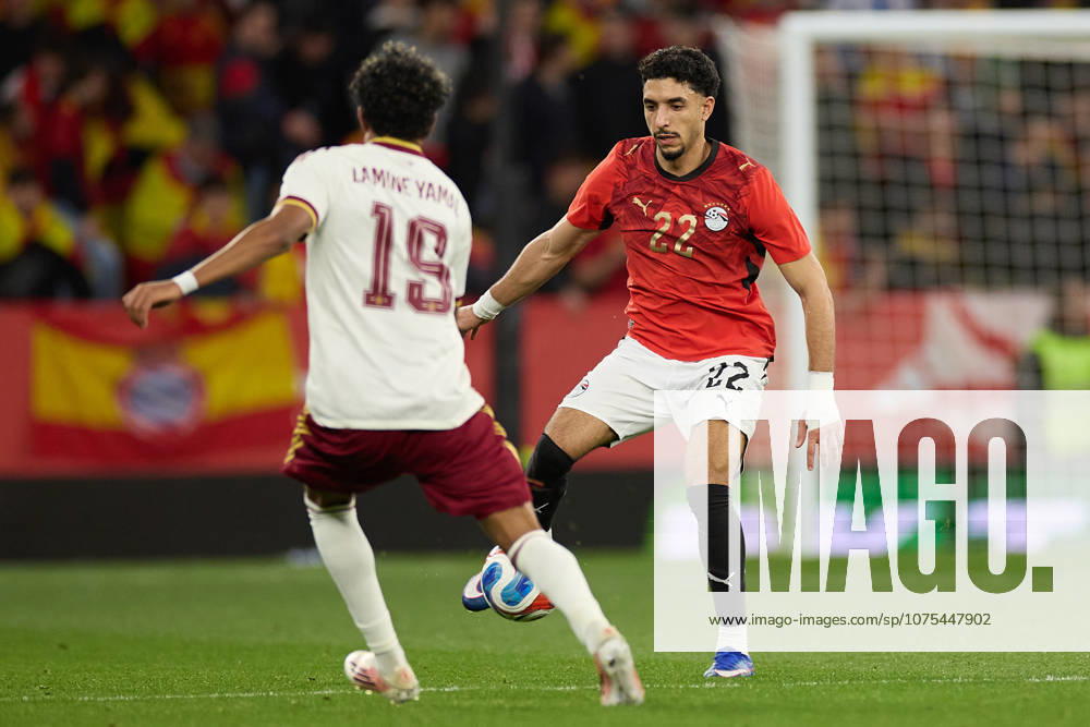 Omar Marmoush of Egypt in action with Lamine Yamal of Spain during an International Friendly, Länderspiel, Nationalmannschaft match between Spain and Egypt at RCDE Stadium on March 31, 2026 in Barcelona, Spain. Spain V Egypt - International Friendly Match - ZUMAr232 20260331_zsp_r232_098