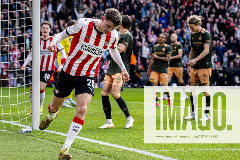 Guus Til of PSV Eindhoven celebrates after scoring his teams third goal PSV Eindhoven v FC Utrecht, Eredivisie, PSV v FC Utrecht, Philips Stadion, April 4, 2026, Eindhoven, Netherlands.