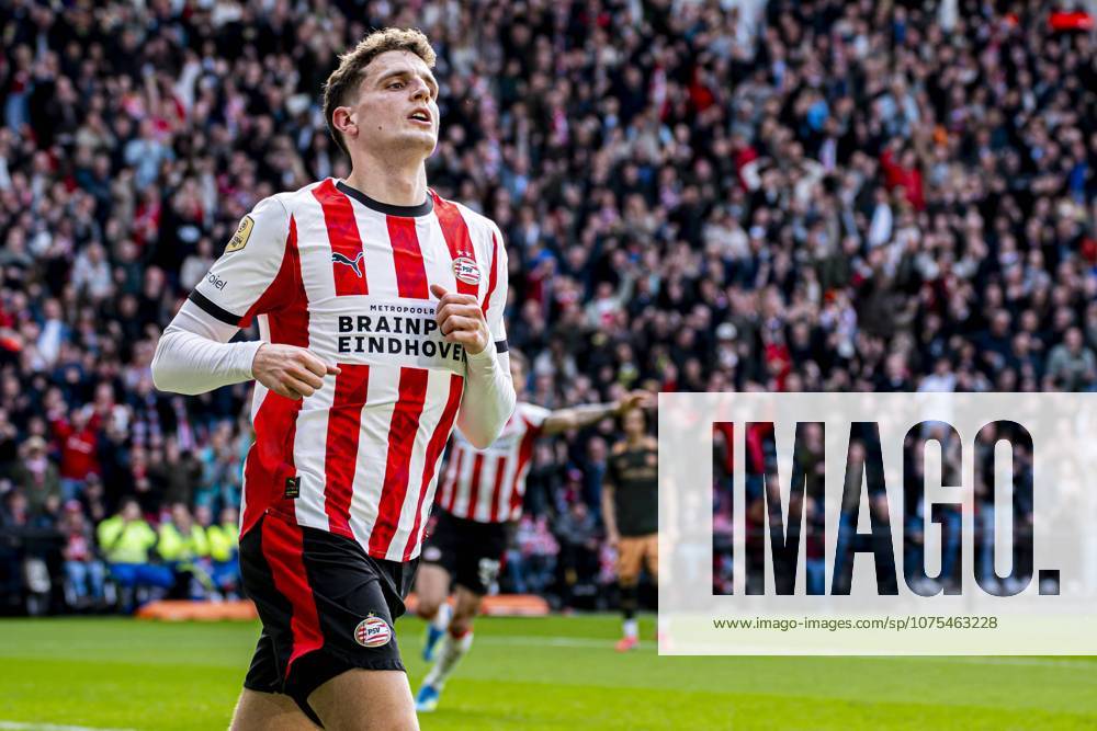 Guus Til of PSV Eindhoven celebrates after scoring his teams third goal PSV Eindhoven v FC Utrecht, Eredivisie, PSV v FC Utrecht, Philips Stadion, April 4, 2026, Eindhoven, Netherlands.