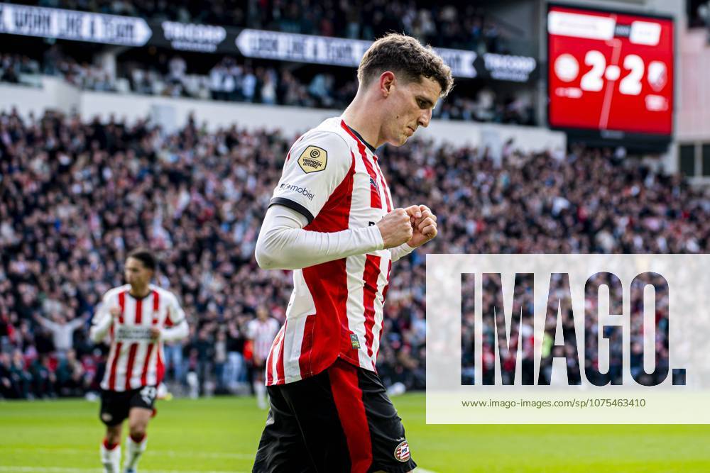 Guus Til of PSV Eindhoven celebrates after scoring his teams third goal PSV Eindhoven v FC Utrecht, Eredivisie, PSV v FC Utrecht, Philips Stadion, April 4, 2026, Eindhoven, Netherlands.
