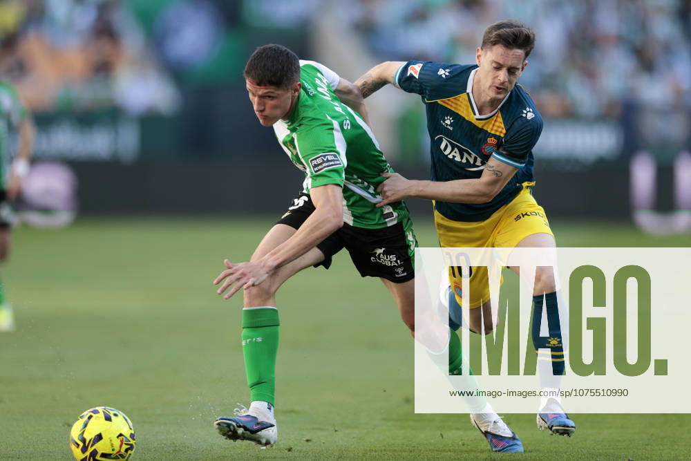 Real Betis Balompie v RCD Espanyol de Barcelona - LaLiga EA Sports Sergi Altimira of Real Betis competes for the ball with Pol Lozano of RCD Espanyol de Barcelona during the La Liga EA Sports match between Real Betis and RCD Espanyol de Barcelona at La Cartuja Stadium in Seville, Spain, on April 4, 2026. Seville Spain