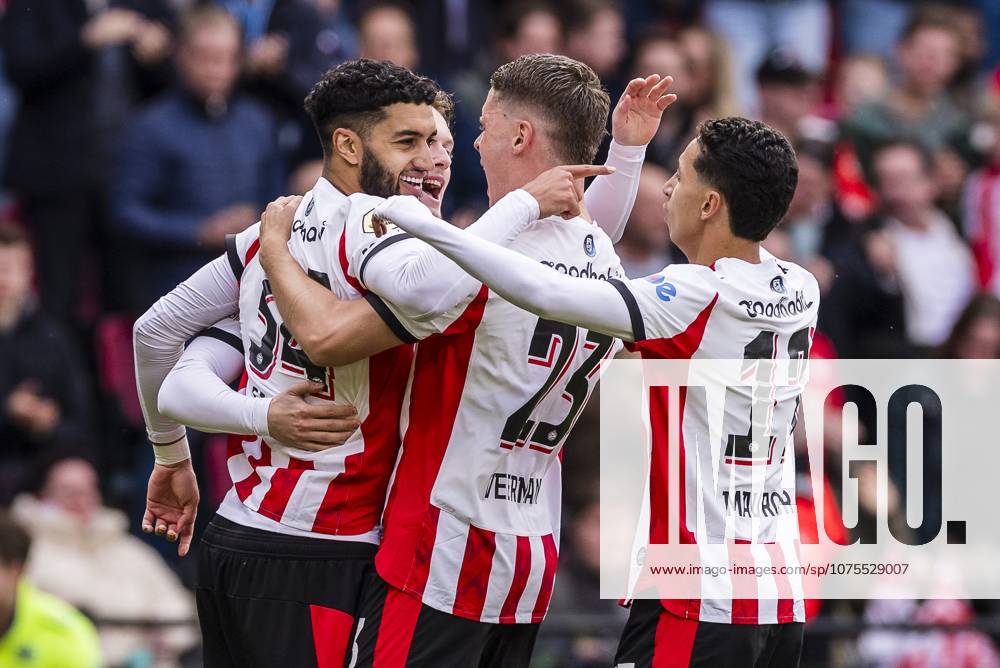 , Philips stadium , season 2025 2026 , Dutch Eredivisie football , match between PSV and FC Utrecht , final score 3-2 , picture shows PSV player Ismael Saibari , PSV player Mauro Junior , PSV player Joey Veerman celebrating the goal. PSV - Utrecht x202856025x