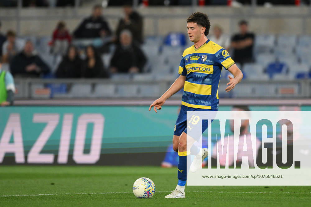 Foto IPP Roberto Ramaccia Roma 4 4 2026 Campionato di Calcio Serie A 2025 2026 Lazio vs Parma Nella foto Alessandro Circati of Parma in azione palla al piede Italy Photo Press - World Copyright Roma italy Italia ITALY