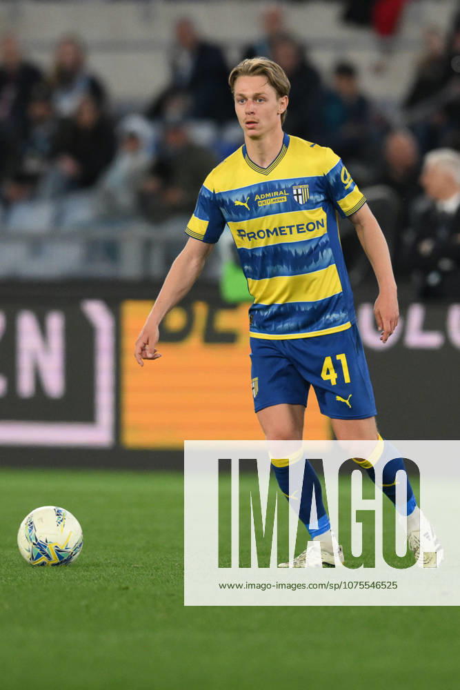 Foto IPP Roberto Ramaccia Roma 4 4 2026 Campionato di Calcio Serie A 2025 2026 Lazio vs Parma Nella foto Hans Nicolussi Caviglia of Parma sulla palla Italy Photo Press - World Copyright Roma italy Italia ITALY
