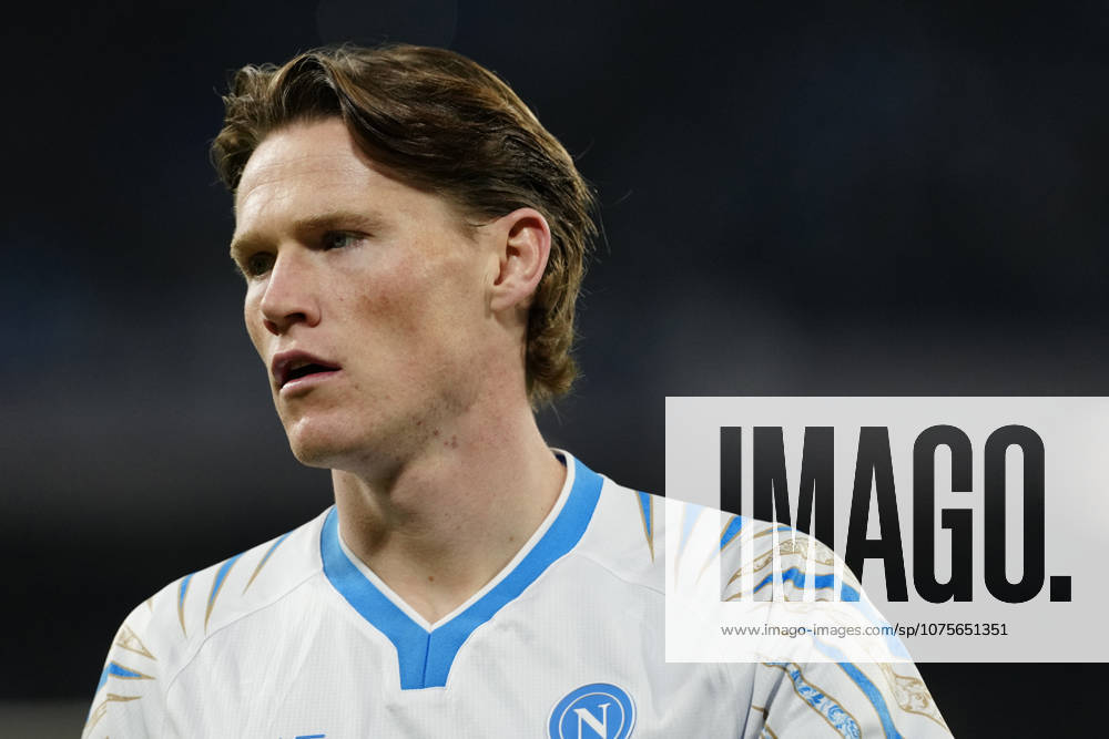 SSC Napoli v AC Milan - Serie A Scott McTominay of SSC Napoli warms up before the Serie A match between SSC Napoli and AC Milan at Stadio Diego Armando Maradona Naples Italy on 6 April 2026. Naples Naples Italy