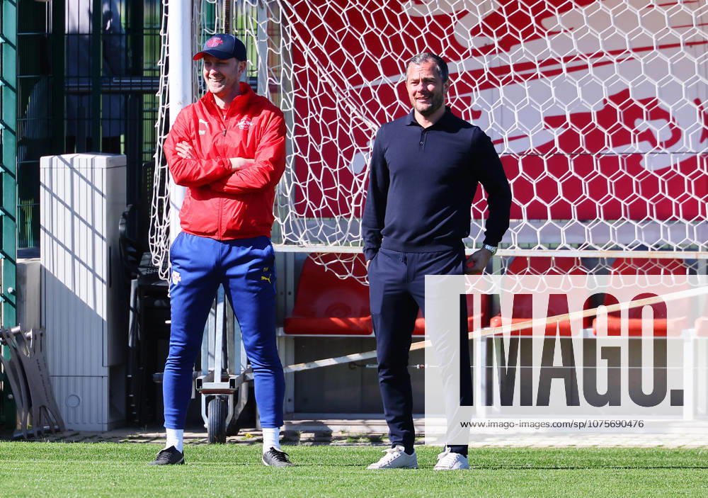 RB Leipzig Training Bundesliga Leipzig, 07 04 2026, Trainingszentrum Cottaweg, Fußball Bundesliga , RB Leipzig Training , In the picture from l Trainer Ole Werner RB Leipzig and Marcel Schäfer Schaefer RB Leipzig, Managing Director Sport , Picture Point