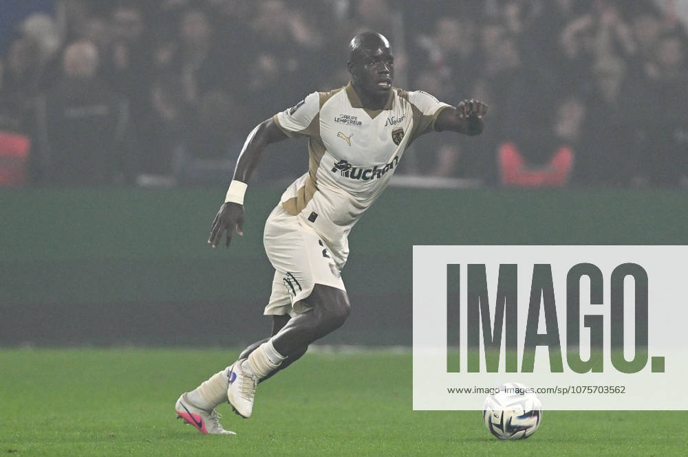 Lille OSC vs RC Lens Malang Sarr (20) of RC Lens pictured during the French Mc Donalds Ligue 1 season 2025 - 2026 matchday 28 game between Lille OSC and Racing Club De Lens on April 4 , 2026 in Lille, France. (Photo by David Catry Isosport) Lille France