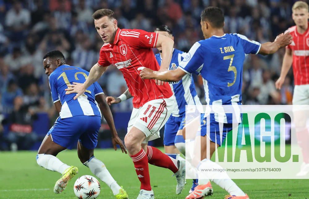 POR: Porto v Nottingham Forest, Europa League, 9 April 2026 Chris Wood of Nottingham Forest in action during the UEFA Europe League,Quartet finals 1st leg between Porto FC and Nottingham Forest FC at Stadium of Dragao on April 9,2026 in Porto (Portugal) (Photo by Luis de la Mata SportPix Sipa USA) Porto As Antas Porto Portugal