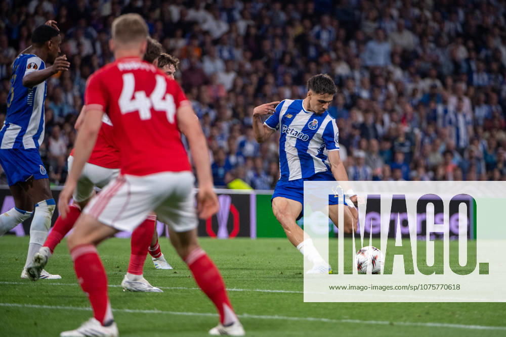 FC Porto v Nottingham Forest FC - UEFA Europa League 2025 26 Quarter-Final First Leg Gabri Veiga of FC Porto is seen in action during the UEFA Europa League 2025 26 Quarter-Final Leg One match between FC Porto and Nottingham Forest FC at Estadio do Dragao in Porto, Portugal, on April 9, 2026. Porto Porto Portugal