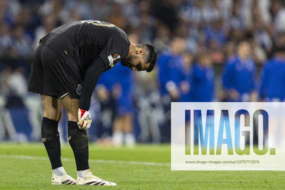 FC Porto v Nottingham Forest FC - UEFA Europa League 2025 26 Quarter-Final First Leg Diogo Costa reacts after conceding a goal during the UEFA Europa League 2025 26 quarter-finals first leg match between FC Porto and Nottingham Forest at the Estadio do Dragao in Porto, Portugal, on April 9, 2026. Braga Porto Portugal