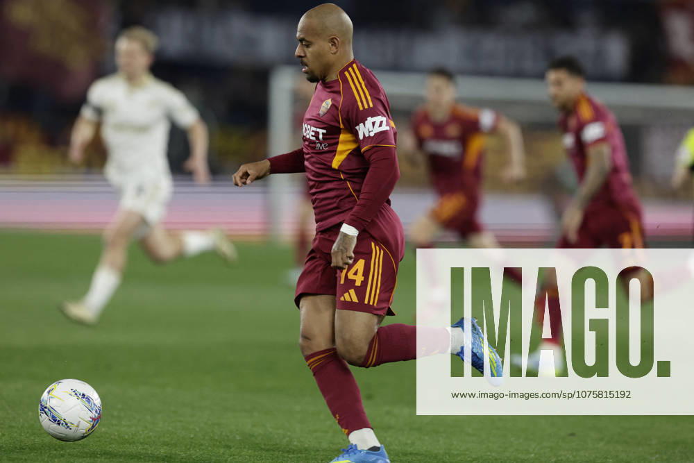 CALCIO - Serie A - AS Roma vs Pisa SC Roma s Dutch midfielder Donyell Malen scores against Pisa goal of 1-0 during the Serie A football match between AS Roma vs Pisa at the Olimpico Stadium in Rome, Italy on April 10, 2026. Rome Italy