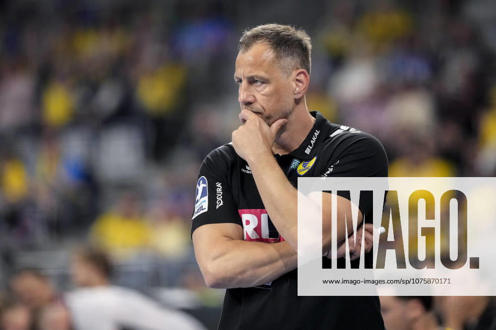Maik Machulla coach, head coach, RNL , single picture, single photo, action, action, 11 04 2026, Mannheim Germany , Handball, Bundesliga, Rhein Neckar Löwen SG Flensburg Handewitt