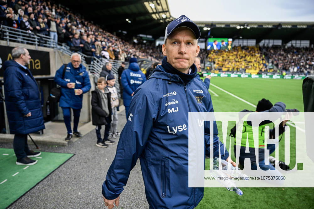 Eliteserien in football 2026 Viking Bodo Glimt Stavanger 20260411 Vikings coach Morten Jensen before the elite series football match between Viking and Bodo Glimt at Lyse Arena in Stavanger Photo Carina Johansen NTB Stavanger Norway RESTRICTED USE FOR BETTING COMPANIES