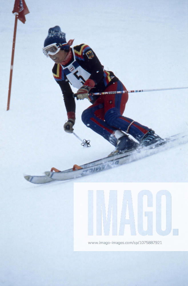 Olympic Winter Games in Innsbruck 1976 The German Skirennläuferin Rosi Mittermaier during a Slalom Competition at the XII Olympic Winter Games in Innsbruck Them bears a Racing suit in the German National colours and The Starting number 5 Austria, 1976 Innsbruck Austria