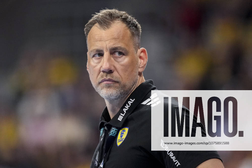 Maik Machulla coach, head coach, RNL , single picture, single photo, action, action, portrait, portrait, 11 04 2026, Mannheim Germany , Handball, Bundesliga, Rhein Neckar Löwen SG Flensburg Handewitt
