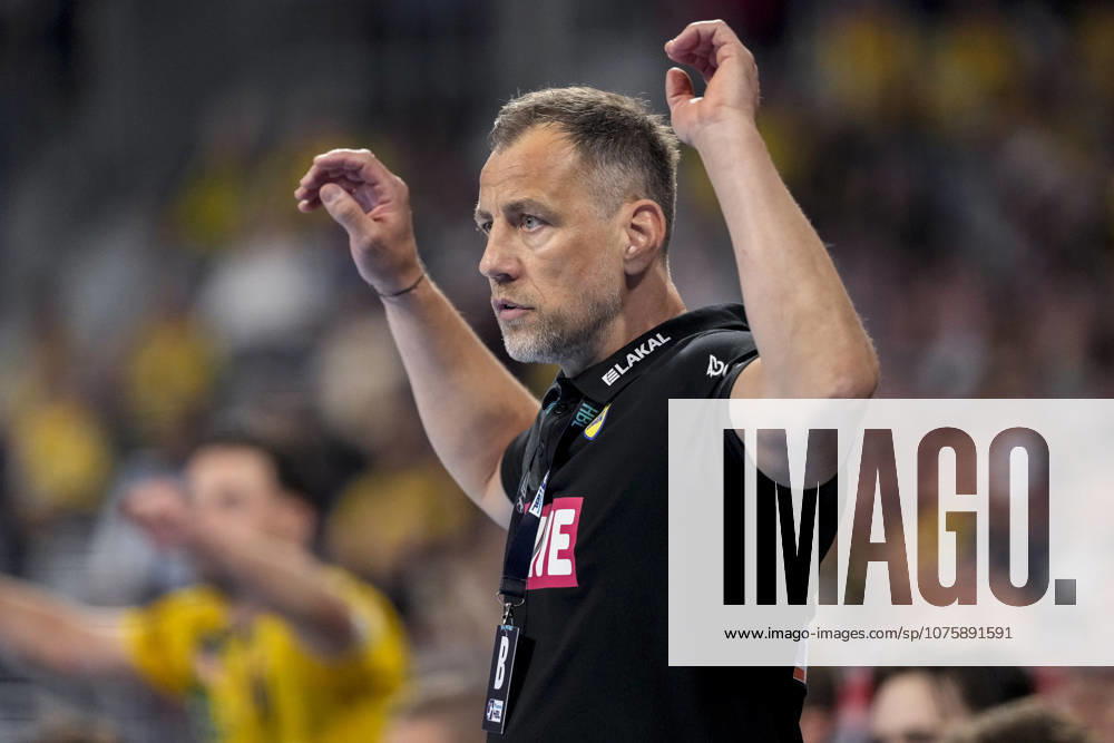 Maik Machulla coach, head coach, RNL , single picture, single photo, action, action, 11 04 2026, Mannheim Germany , Handball, Bundesliga, Rhein Neckar Löwen SG Flensburg Handewitt