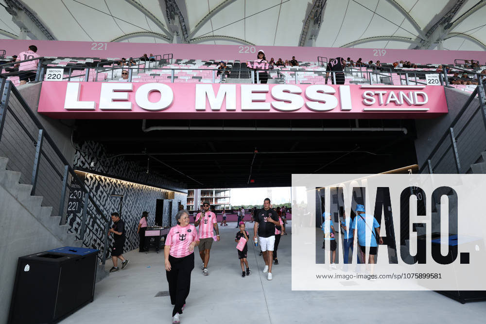 MIAMI, FL - APRIL 11: Inter Miami forward Lionel Messi (10) signage is shown at the stadium before the match between the New York Red Bulls and Inter Miami on Saturday, April 11, 2026 st Nu Stadium in Miami, FL (Photo by Peter Joneleit Icon Sportswire) SOCCER: APR 11 MLS, Fussball Herren, USA Inter Miami CF vs Red Bull New York Icon260411002