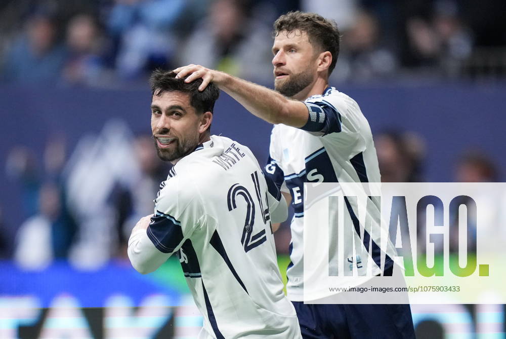 Vancouver Whitecaps Brian White, front left, and Thomas Muller celebrate White s goal during the second half of an MLS, Fussball Herren, USA soccer match against New York City FC, in Vancouver, on Saturday, April 11, 2026. Canada News - April 11, 2026 - ZUMAc35_ 20260411_zaf_c35_143