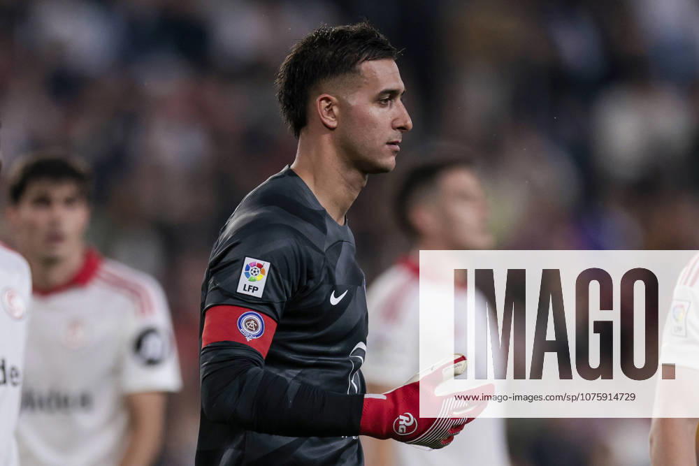 Sevilla FC v Atletico de Madrid - LaLiga EA Sports Juan Musso of Atletico de Madrid argues with the referee during the La Liga EA Sports match between Sevilla FC and Atletico de Madrid at Ramon Sanchez Pizjuan in Seville, Spain, on April 11, 2026. Seville Spain