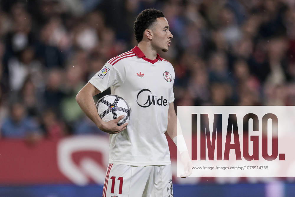 Sevilla FC v Atletico de Madrid - LaLiga EA Sports Ruben Vargas of Sevilla FC in action during the La Liga EA Sports match between Sevilla FC and Atletico de Madrid at Ramon Sanchez Pizjuan in Seville, Spain, on April 11, 2026. Seville Spain