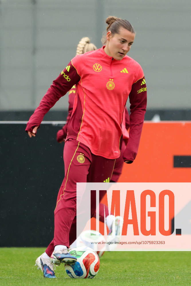 International match preparation for the womens World Cup qualifier against Austria Training in Herzogenaurach Pictured