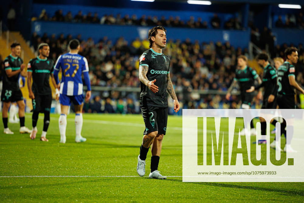Ricard Sanchez seen during Liga Portugal game between teams of GD Estoril Praia and FC Porto at Estadio Antonio Coimbra da Mota (Luis Loureiro Ball Raw Images) Estoril Estadio Antonio Coimbra da Mota Portugal